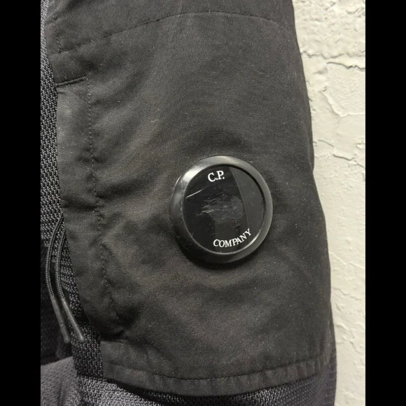 C.P. COMPANY BLACK NYLON PUFFER JACKET - Picture 8 of 15